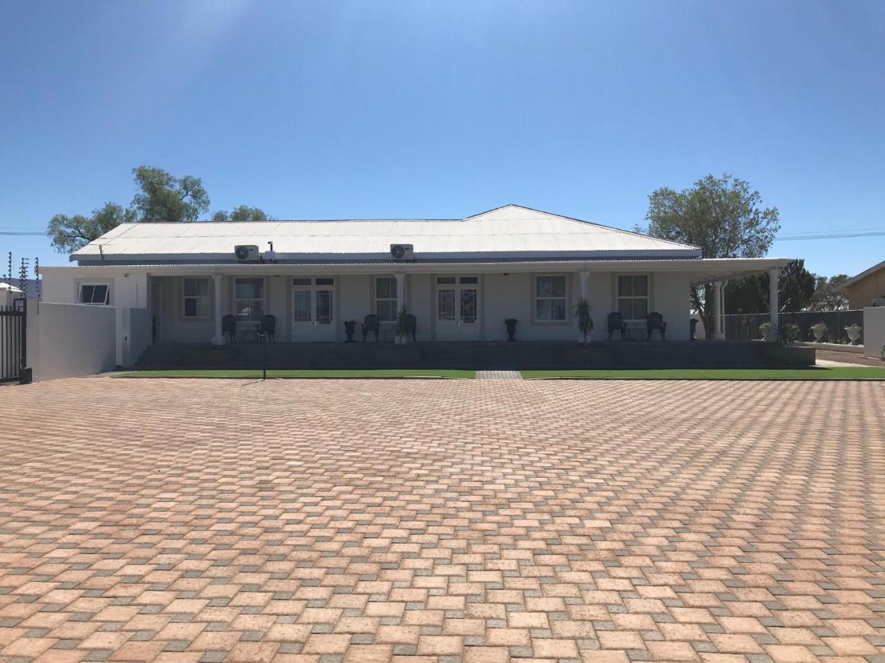 French Karoo Guesthouse 보퍼트웨스트 외부 사진